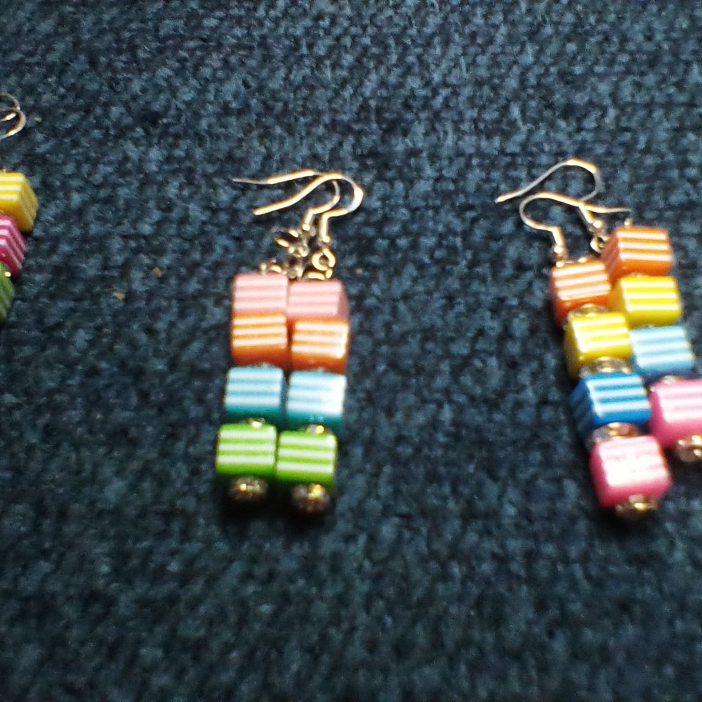 Pair of bubble gum earrings